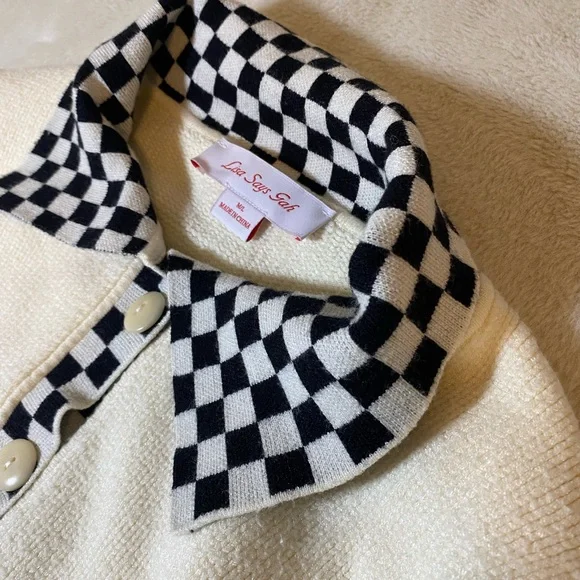 Lisa Says Gah Cream Button Down Sweater M/L - Picture 7 of 9